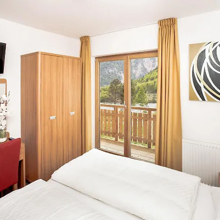 Holiday Hallstattersee.6 *